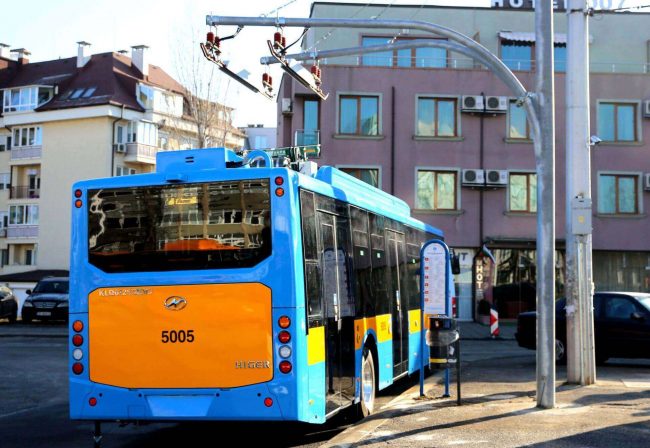 Chariot Motors e-bus on the bus stop in Sofia