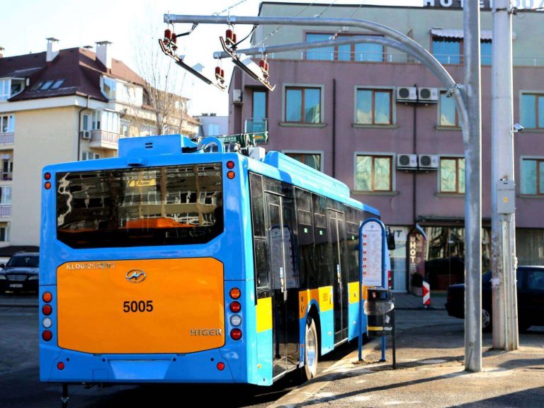 Chariot Motors e-bus on the bus stop in Sofia