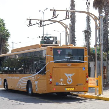 Chariot Ultracapacitor e-bus in Tel Aviv