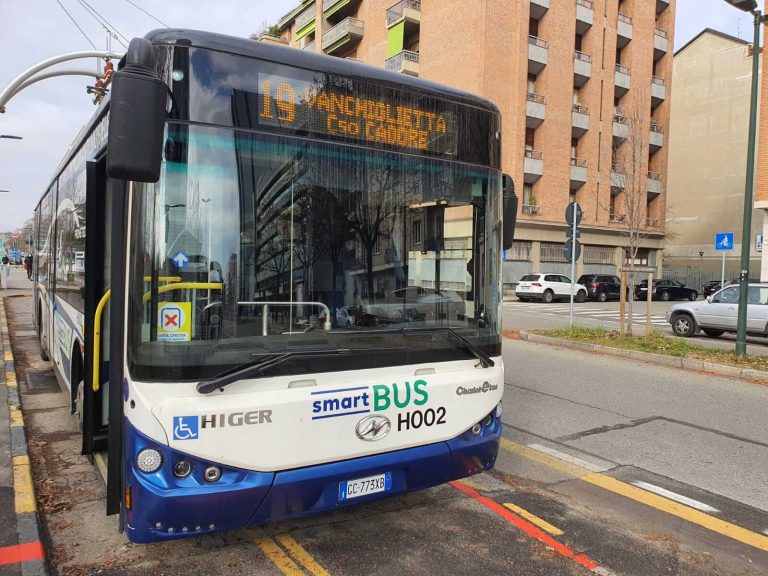 Chariot electric bus in Turin