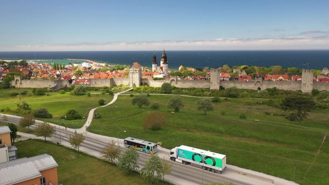 Chariot e-bus in wireless project in Gotland