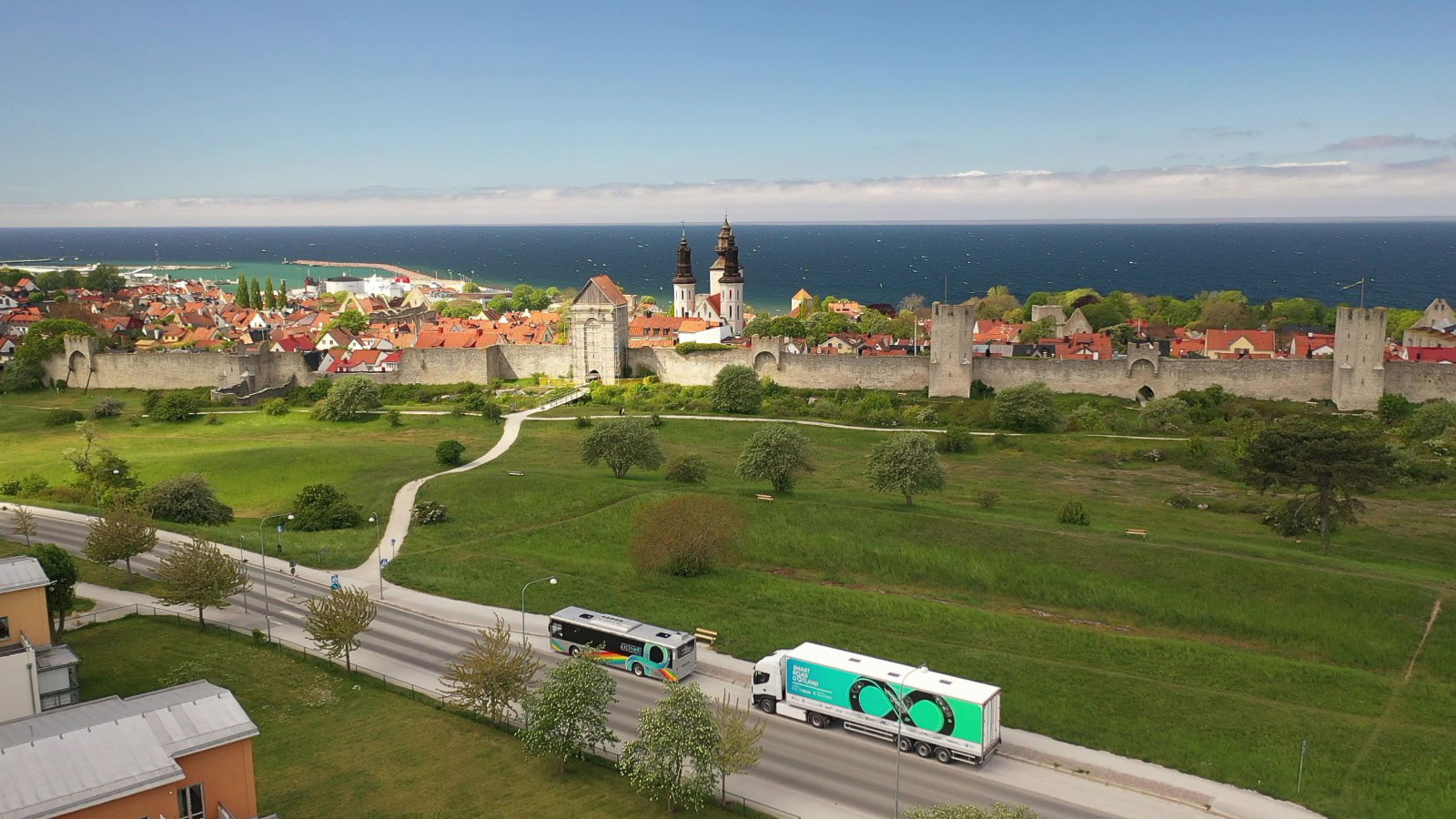 Electreon project and Chariot e-bus in Gotland Chariot e-bus in wireless project in Gotland
