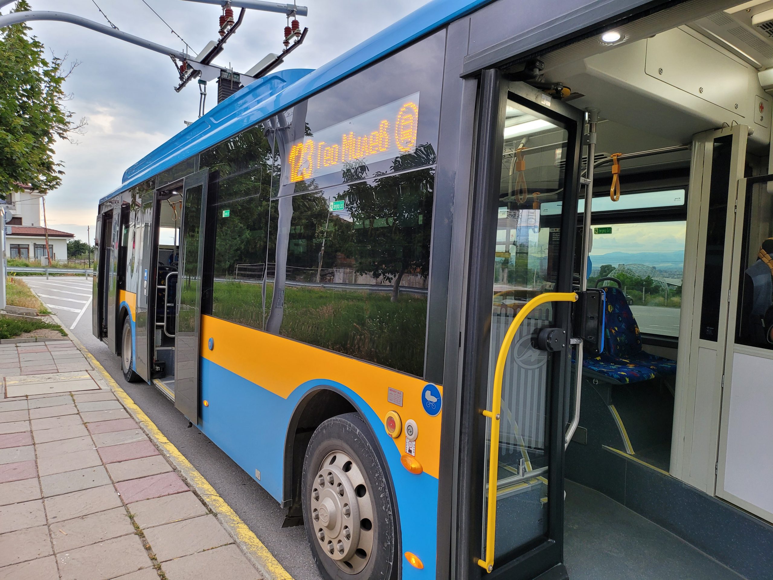 Ultracapacitor ebus_charging in Sofia Ucap Chariot Electric bus