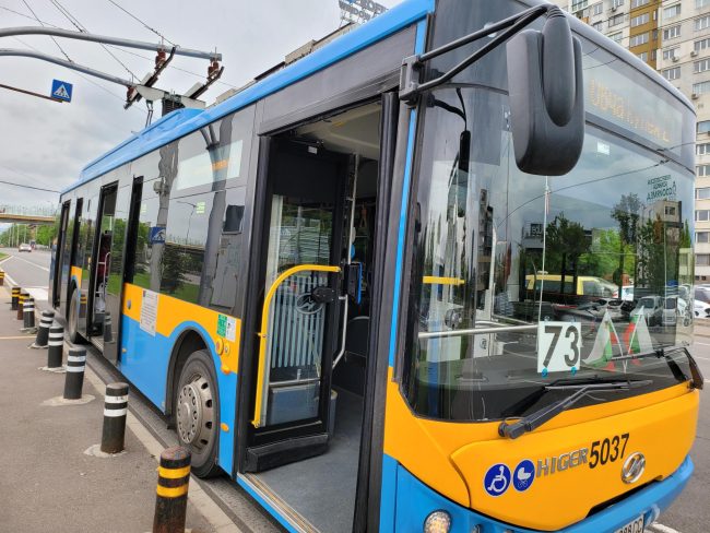 UC-Electric-bus-charging